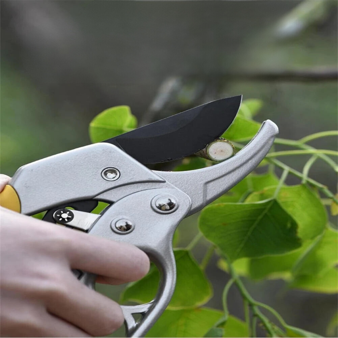 Durable SK-5 metal blade pruning shears.